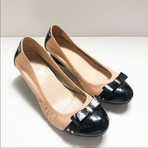 Cole Haan Bow Low Wedge Flat Tan Black Patent 8